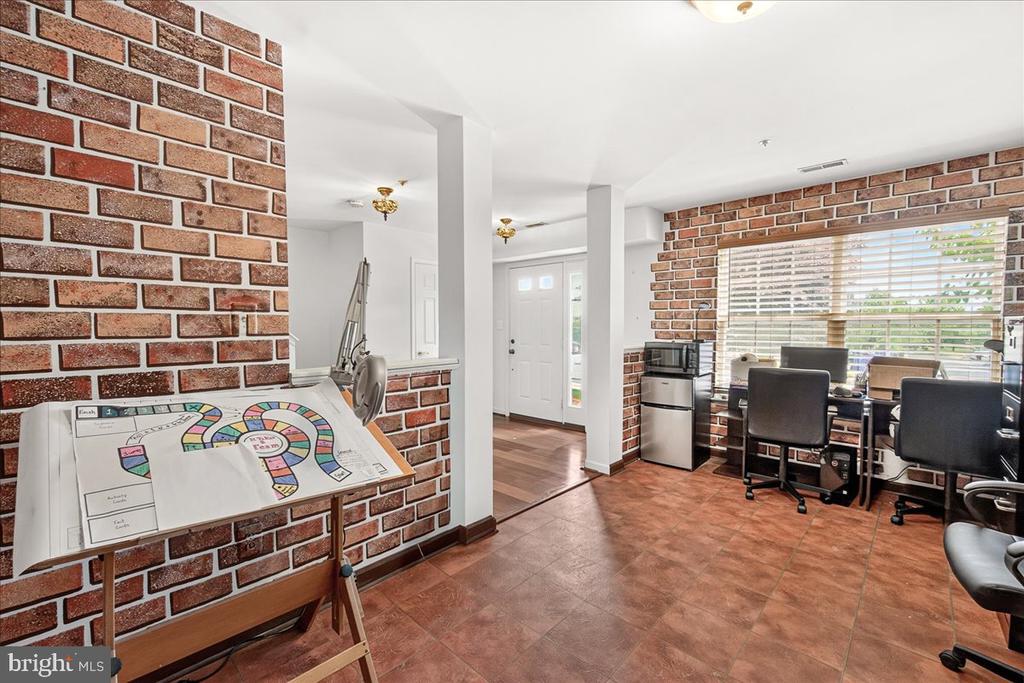 6511 MALLERY COURT