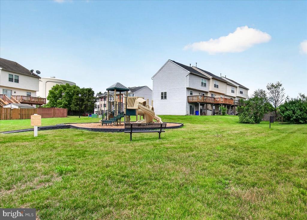 6511 MALLERY COURT