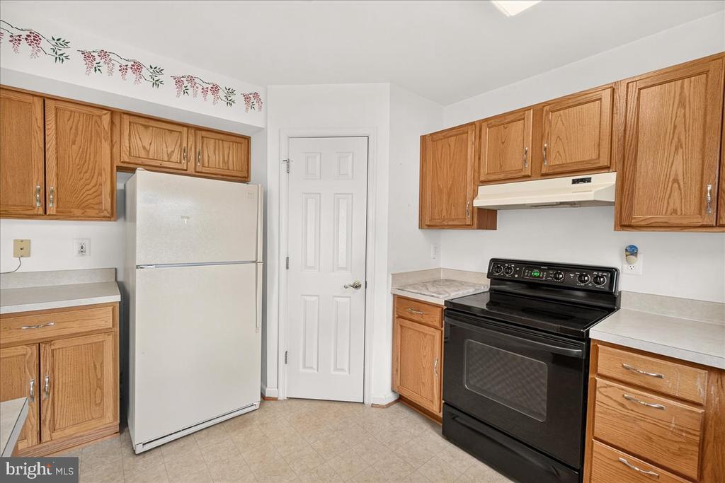 6511 MALLERY COURT