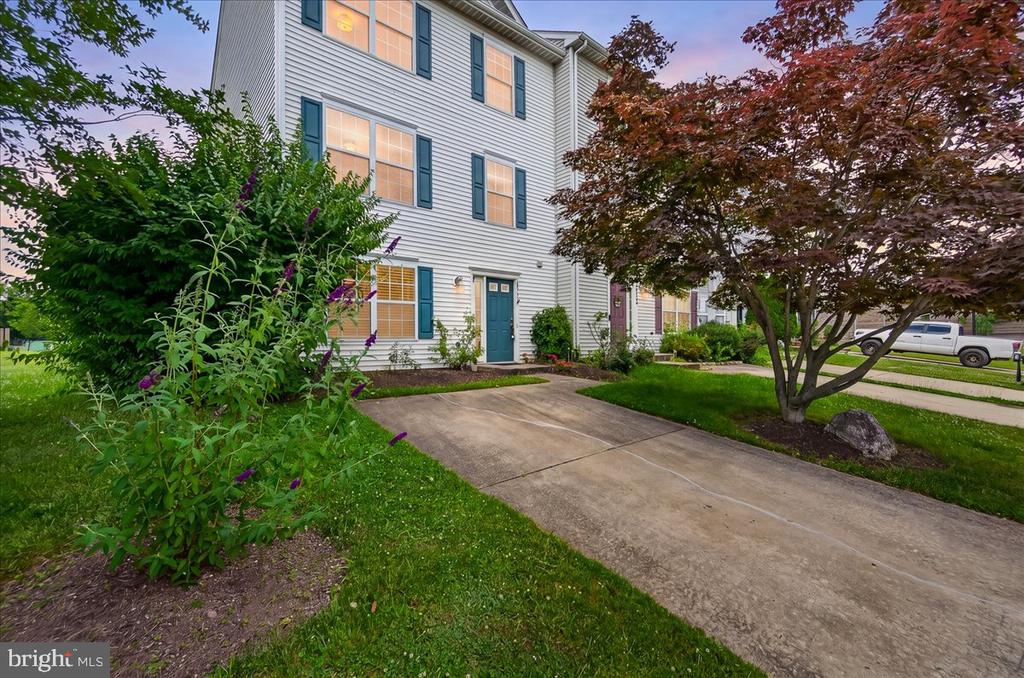6511 MALLERY COURT