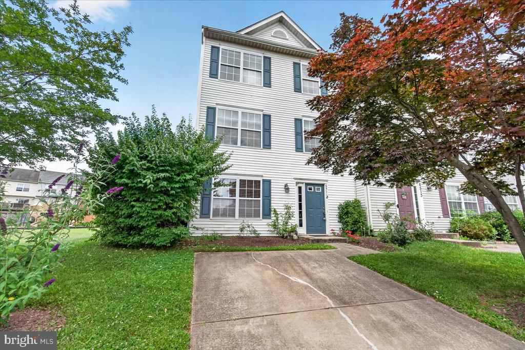 6511 MALLERY COURT