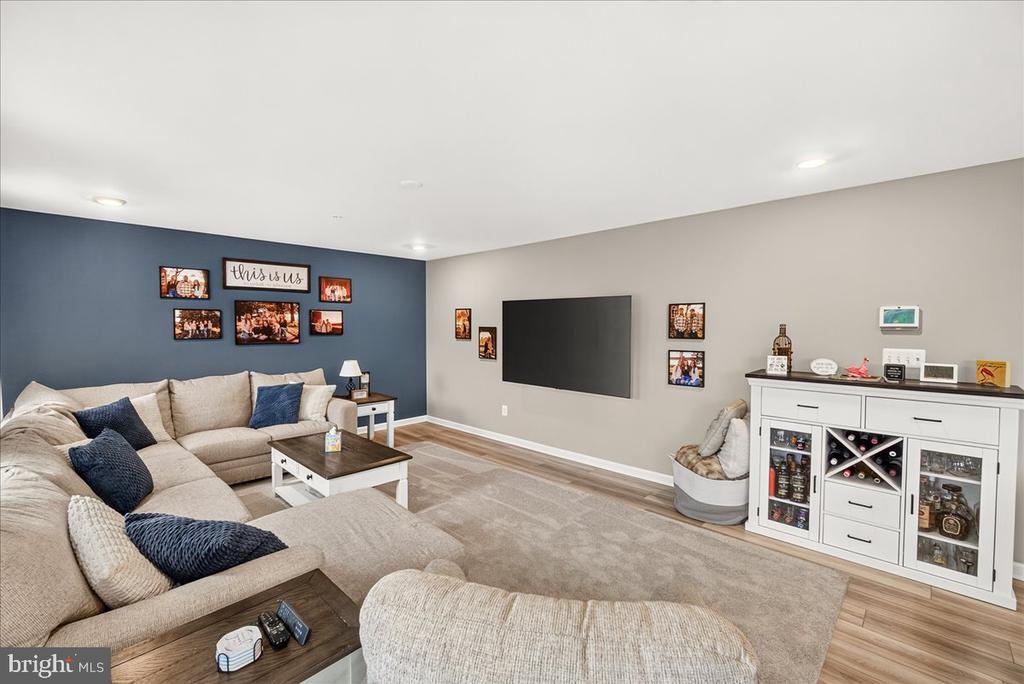 17 WESTVIEW DRIVE