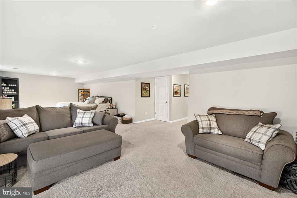 17 WESTVIEW DRIVE