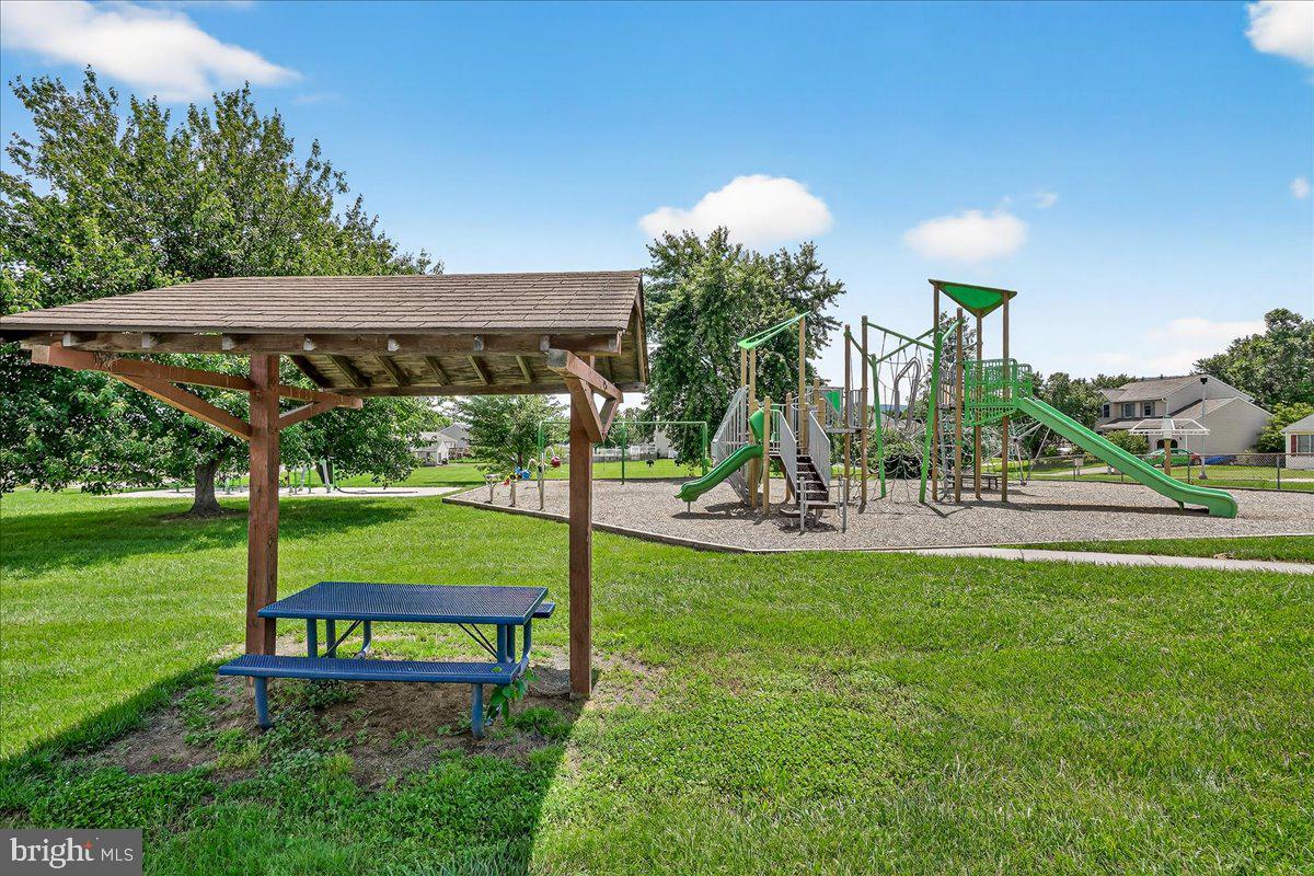 17 WESTVIEW DRIVE