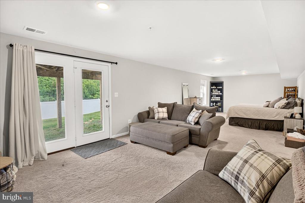 17 WESTVIEW DRIVE