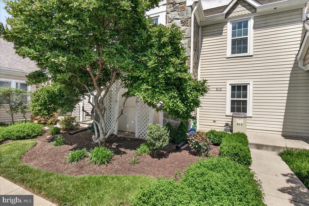 815 DUNBROOKE COURT