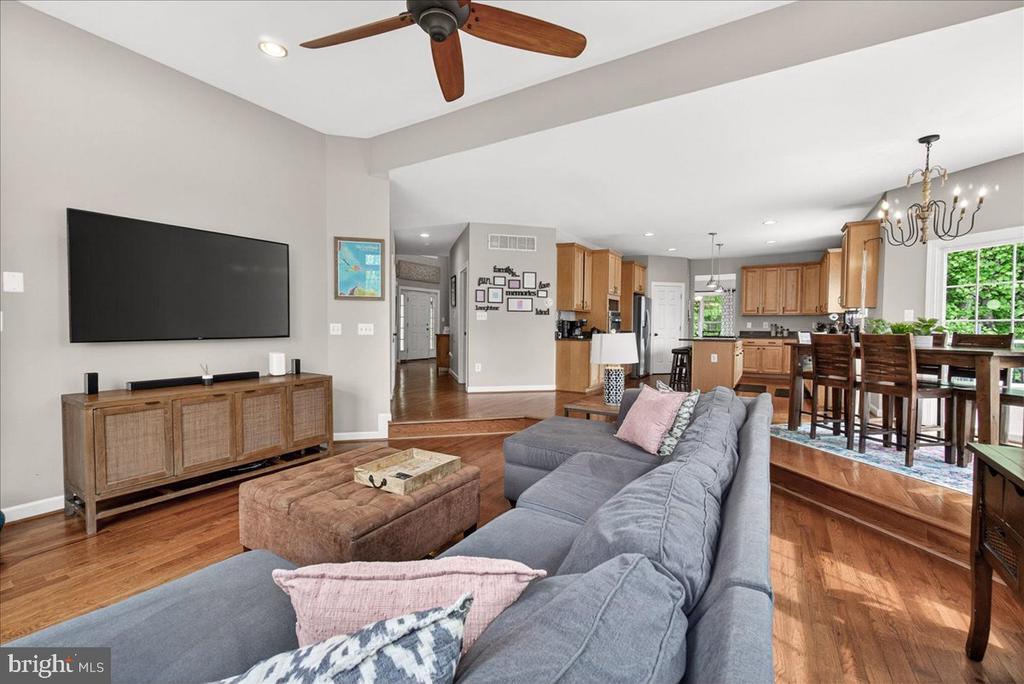 9710 WOODFIELD COURT