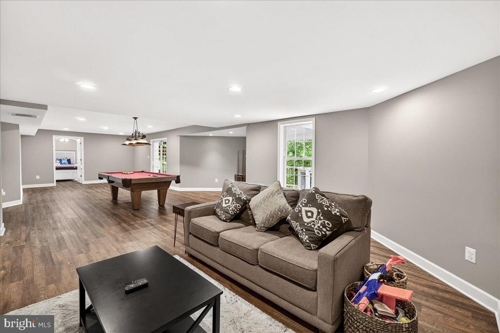 9710 WOODFIELD COURT