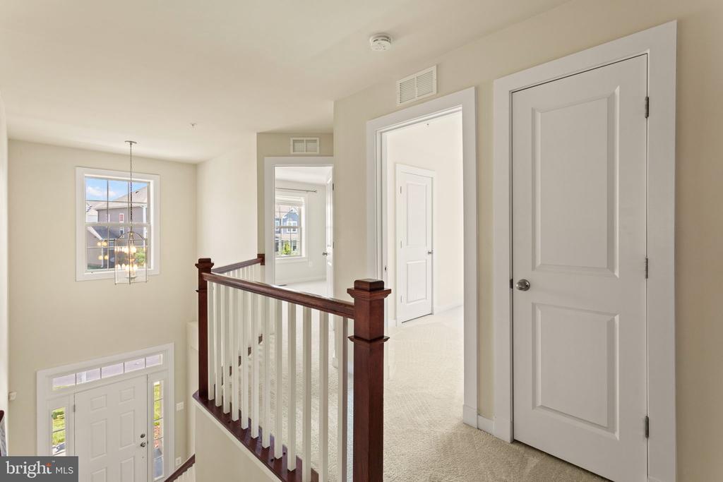 1112 SAXTON DRIVE