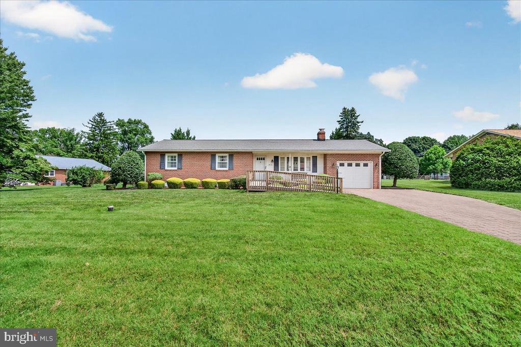 7910 EDGEWOOD FARM ROAD