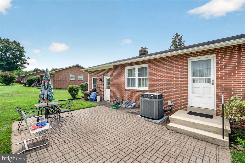 7910 EDGEWOOD FARM ROAD