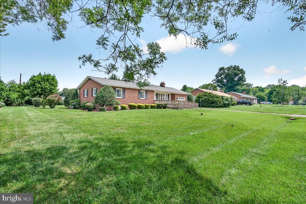 7910 EDGEWOOD FARM ROAD