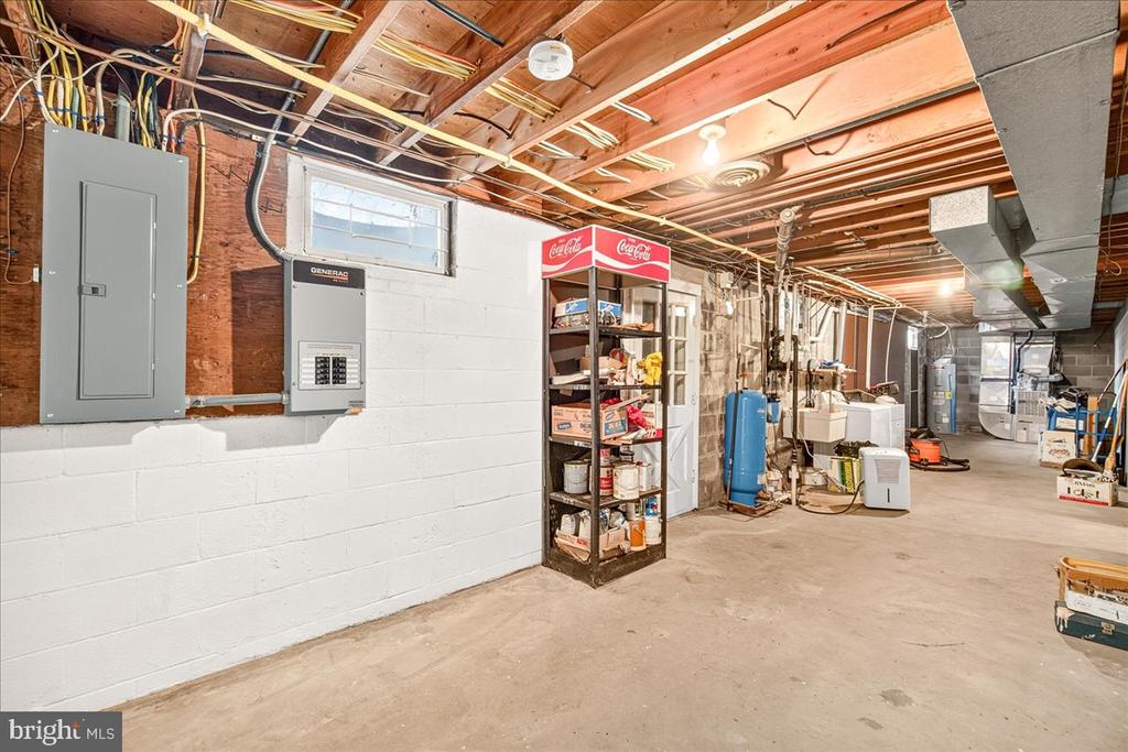 7910 EDGEWOOD FARM ROAD