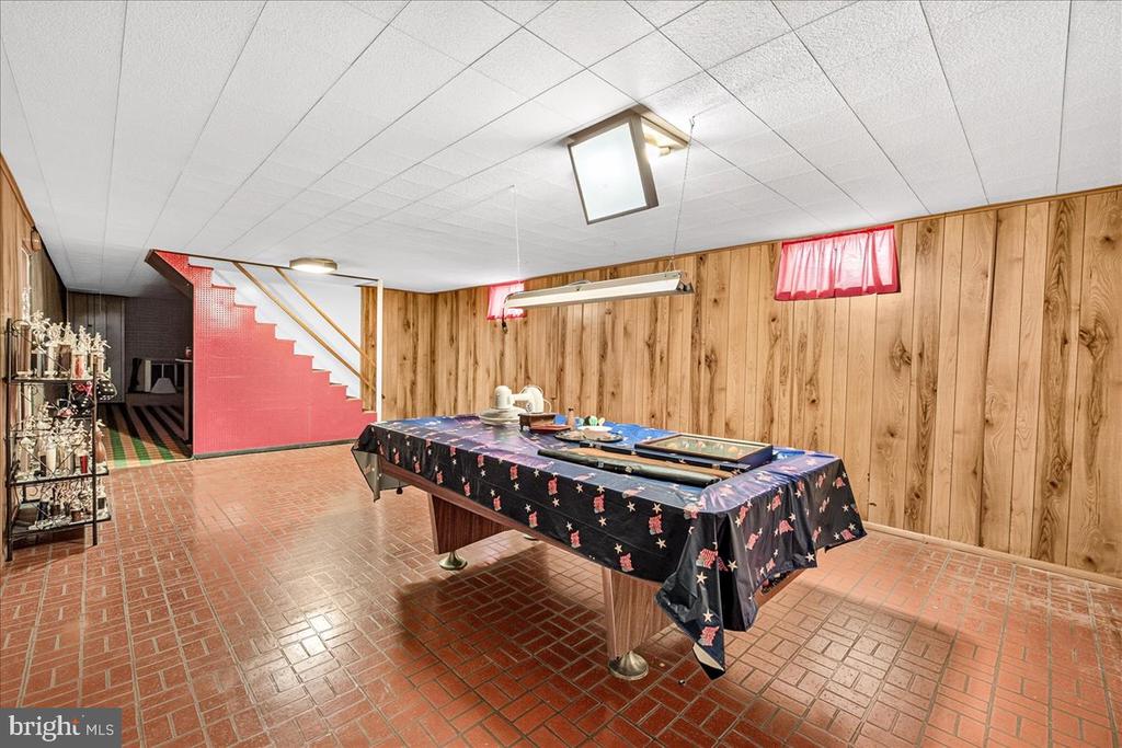 7910 EDGEWOOD FARM ROAD