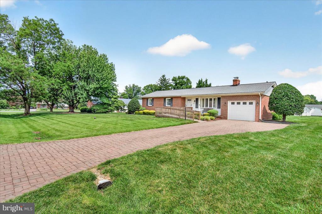7910 EDGEWOOD FARM ROAD