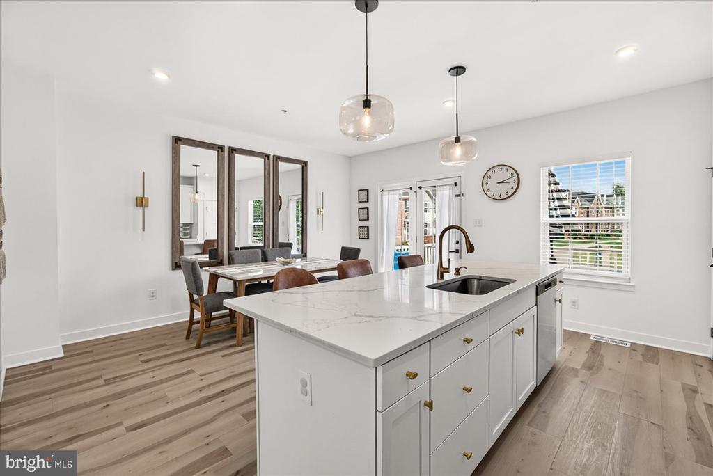 4511 LANDSDALE PARKWAY