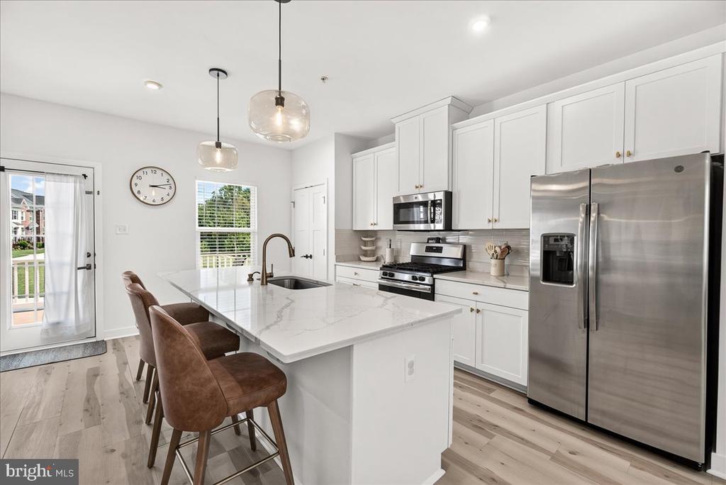 4511 LANDSDALE PARKWAY