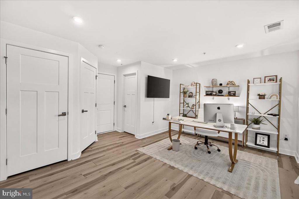 4511 LANDSDALE PARKWAY