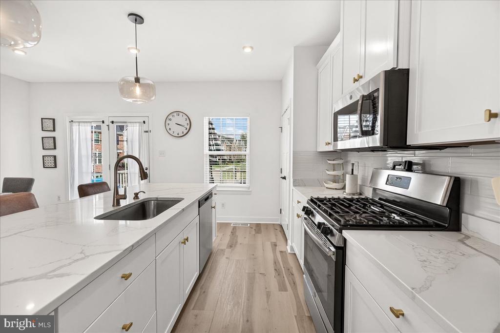 4511 LANDSDALE PARKWAY
