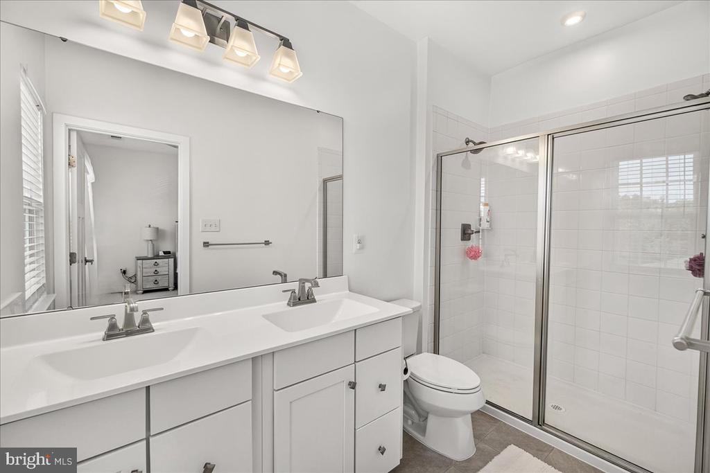 4511 LANDSDALE PARKWAY