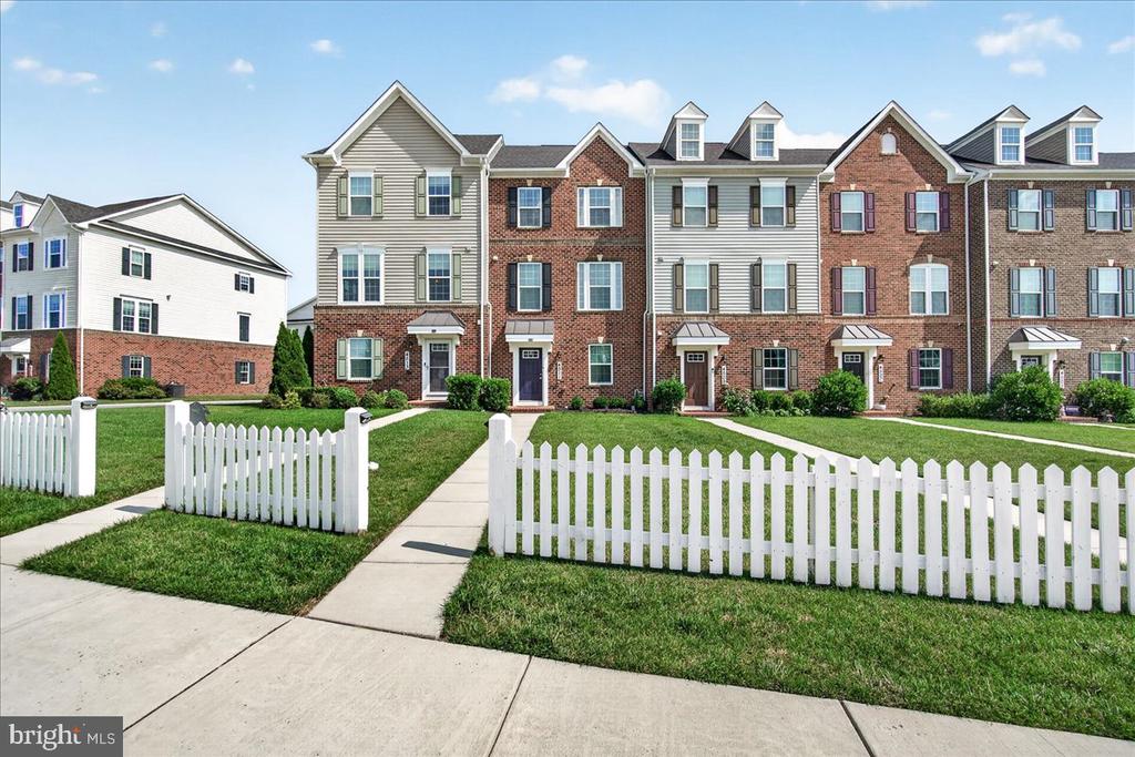 4511 LANDSDALE PARKWAY