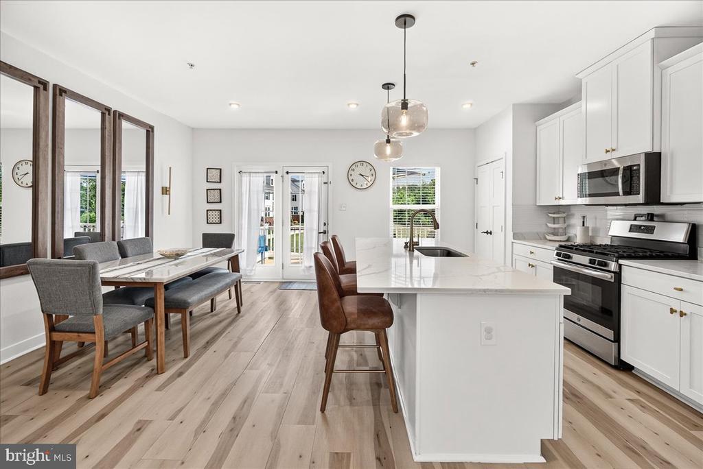 4511 LANDSDALE PARKWAY