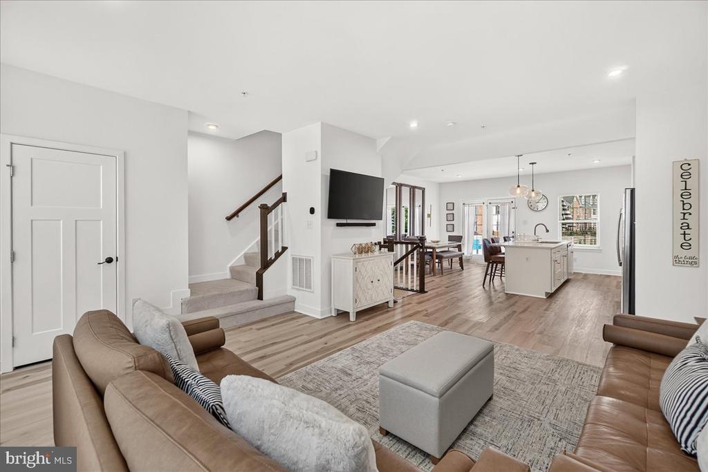 4511 LANDSDALE PARKWAY