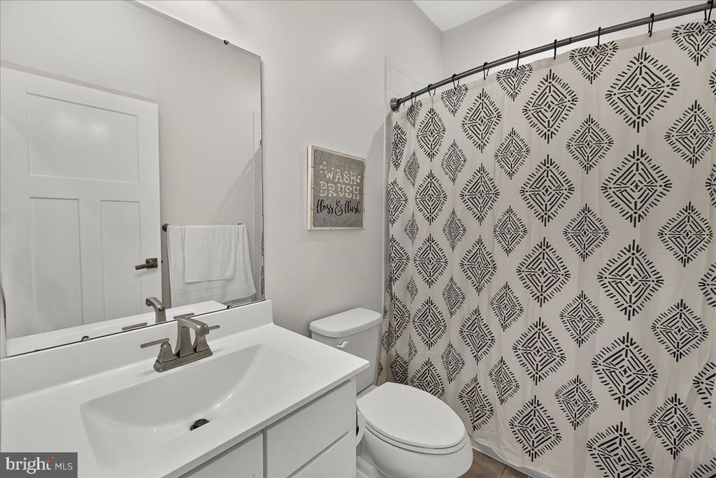 4511 LANDSDALE PARKWAY