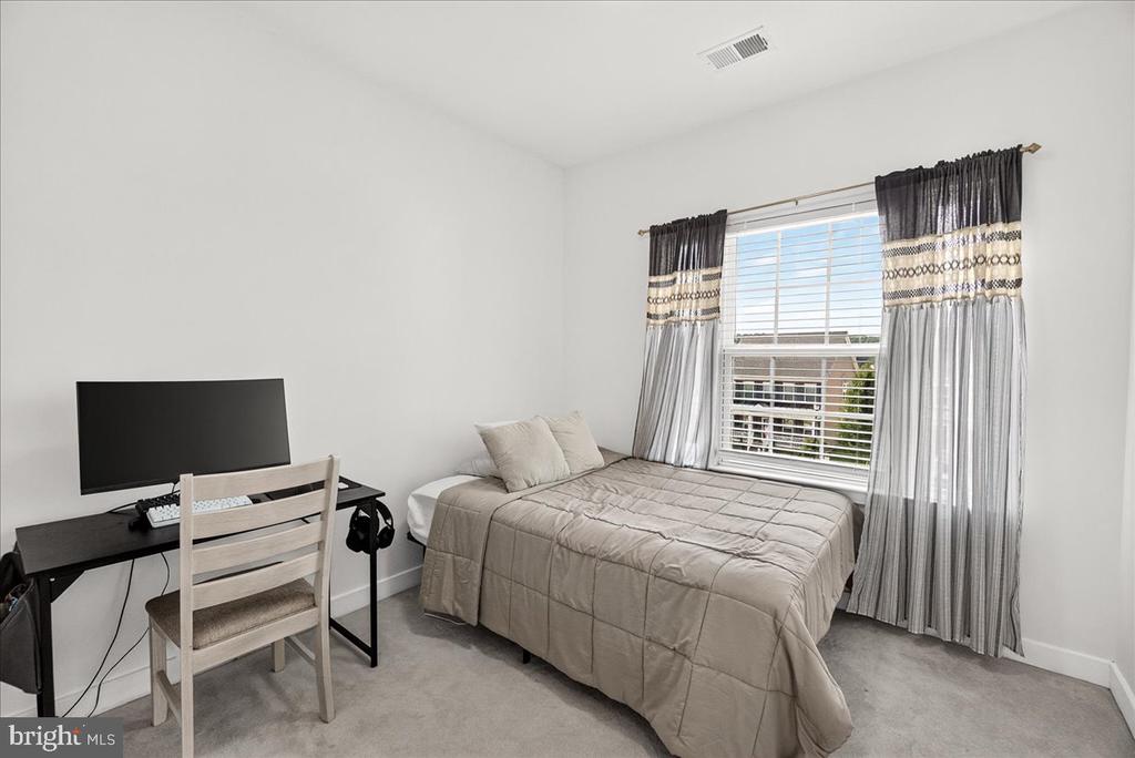 4511 LANDSDALE PARKWAY