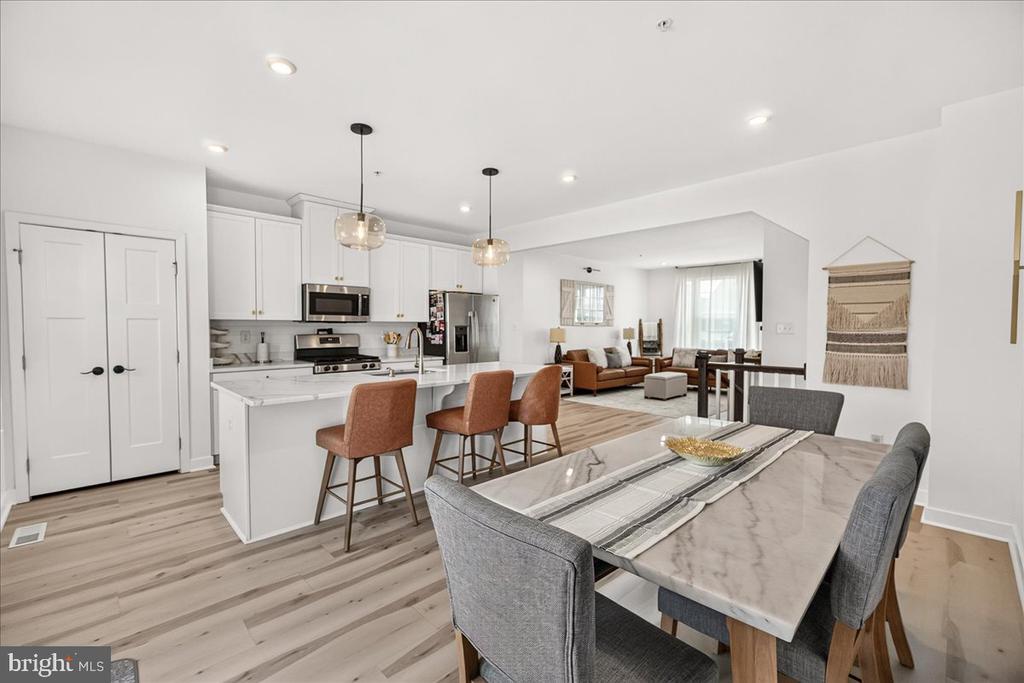 4511 LANDSDALE PARKWAY