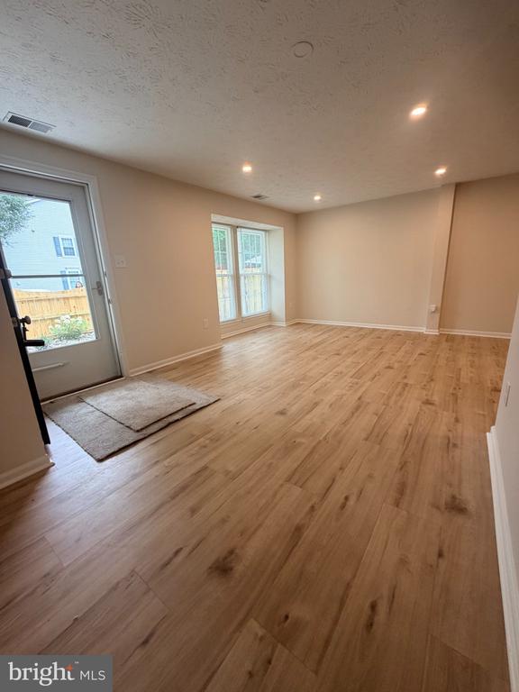 571 BOYSENBERRY LANE