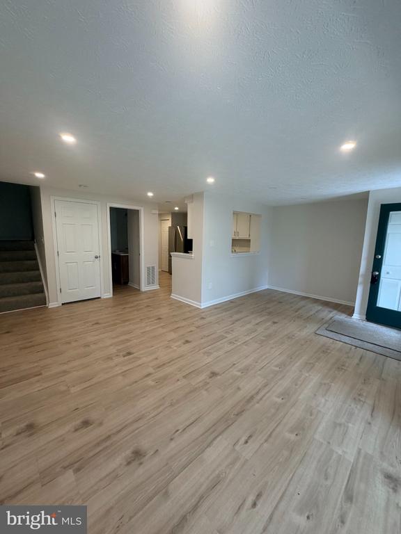 571 BOYSENBERRY LANE