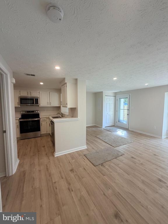 571 BOYSENBERRY LANE