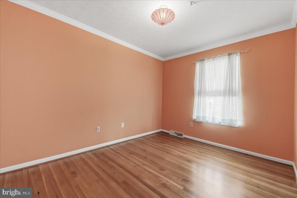 5631 TESSIE COURT