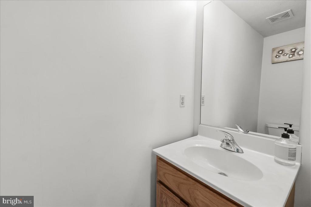 5631 TESSIE COURT