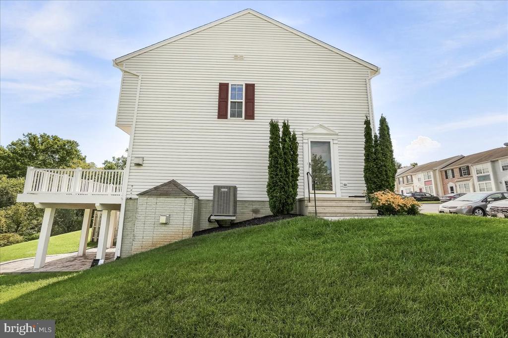 5631 TESSIE COURT