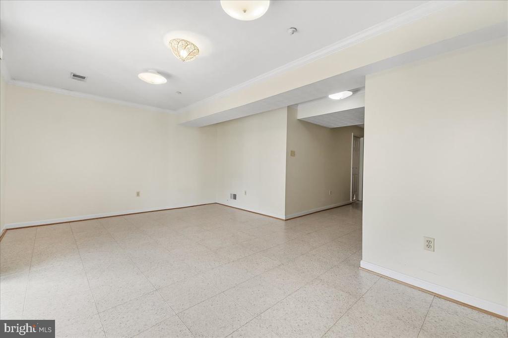 5631 TESSIE COURT