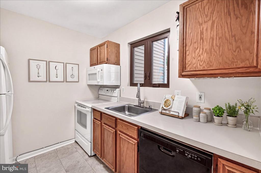 10269 WHITE PELICAN WAY Unit: 102B