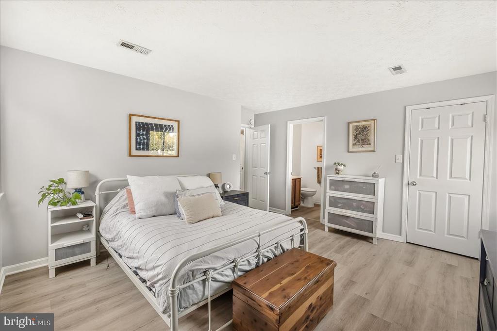 2121 WAINWRIGHT COURT Unit: 1B