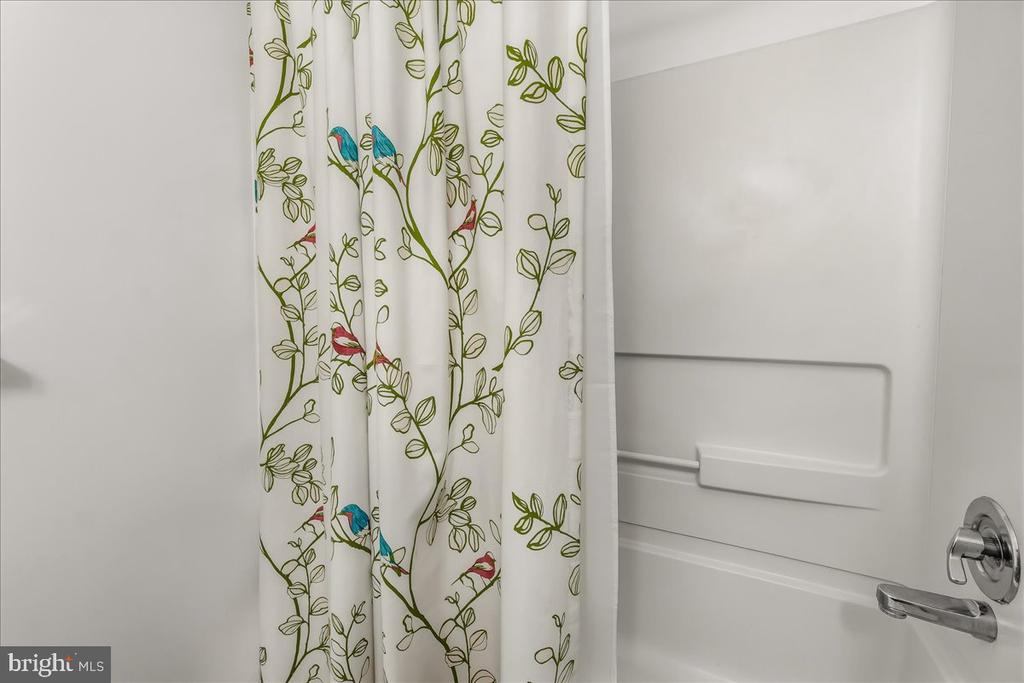 2121 WAINWRIGHT COURT Unit: 1B