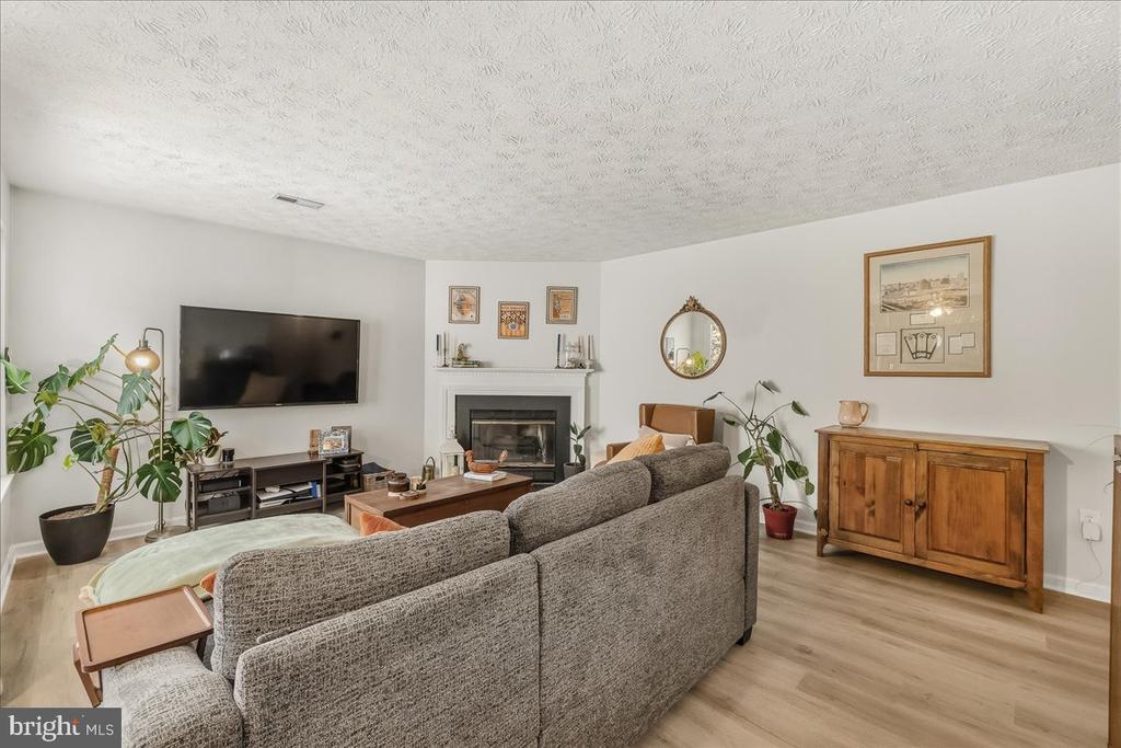 2121 WAINWRIGHT COURT Unit: 1B