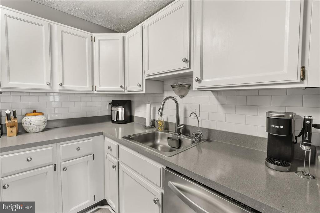 2121 WAINWRIGHT COURT Unit: 1B