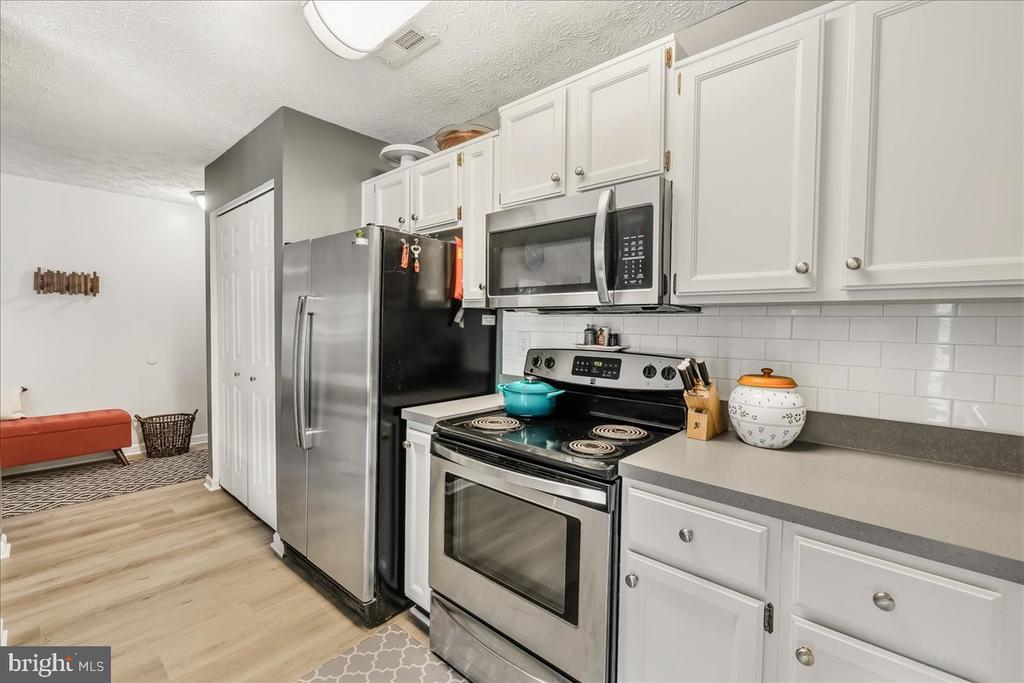 2121 WAINWRIGHT COURT Unit: 1B