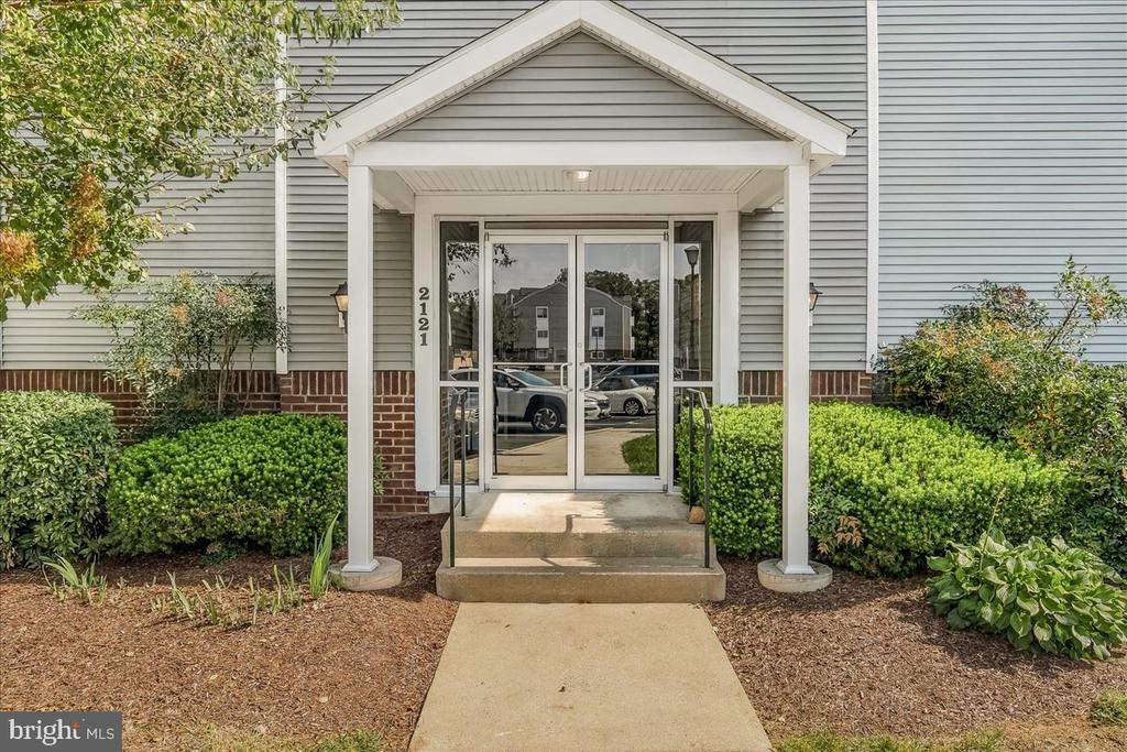 2121 WAINWRIGHT COURT Unit: 1B