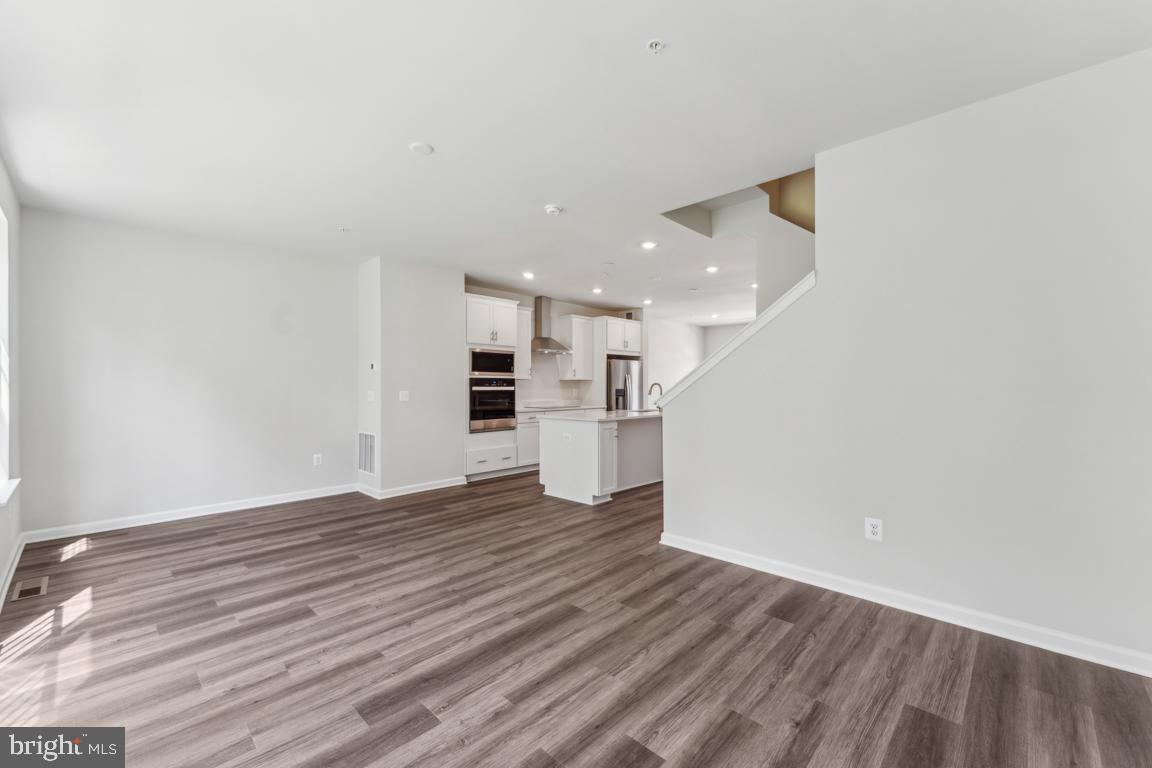 10158 KINGS GROVE WAY