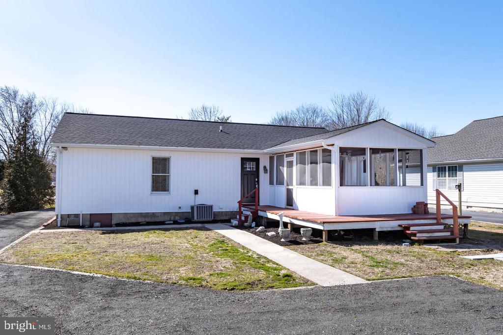 720 Old Love Point Rd