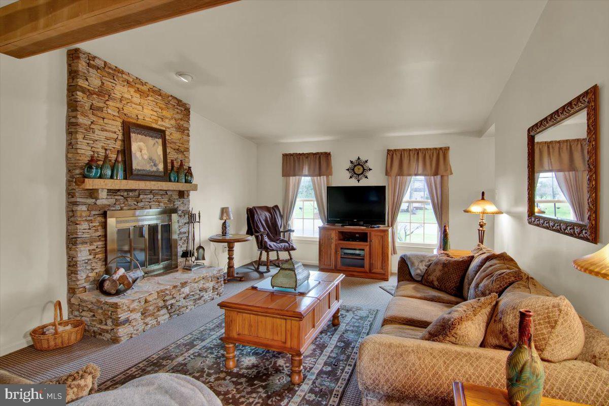 13617 Daisy Cir