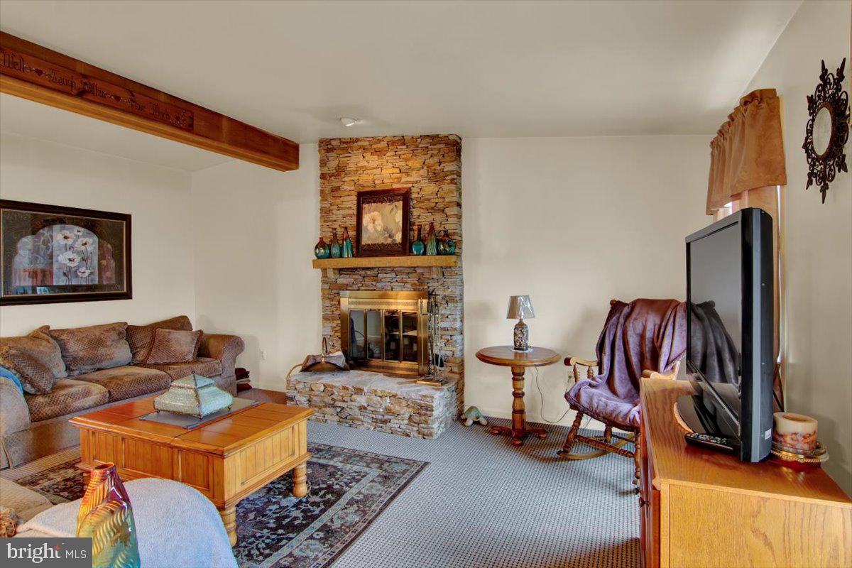 13617 Daisy Cir