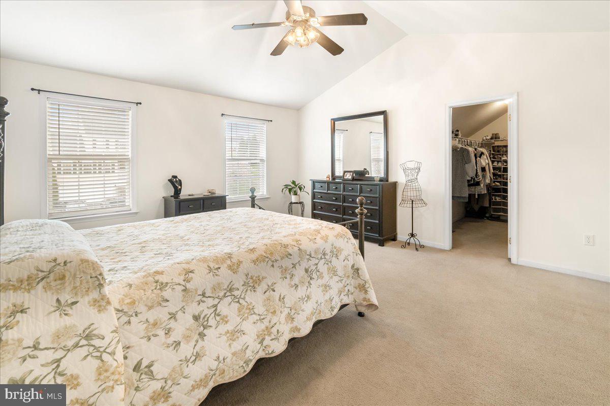 18 Farragut Dr