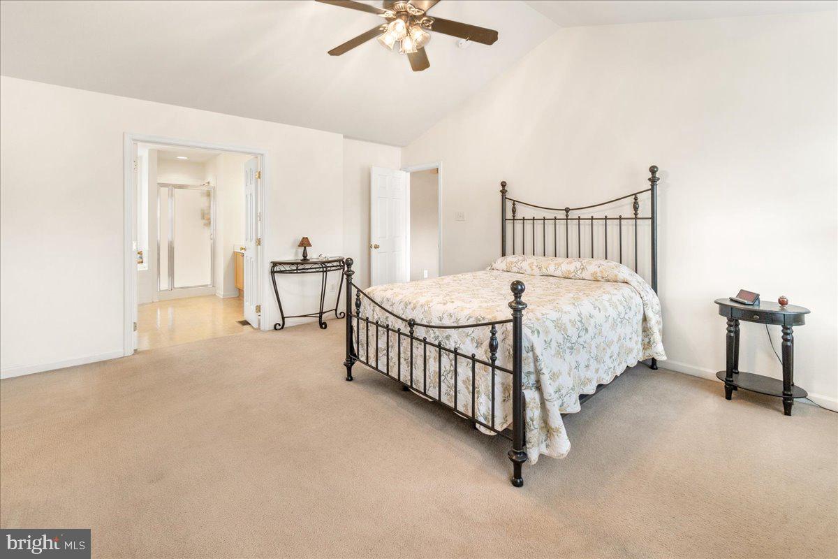 18 Farragut Dr